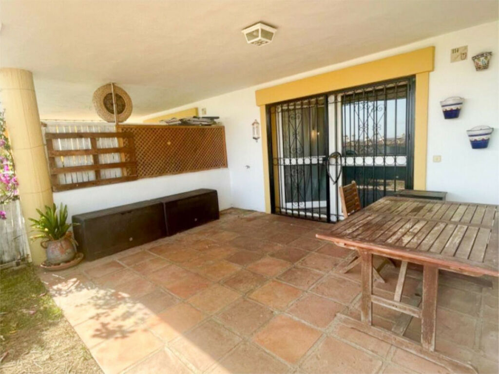 Ground Floor Apartment Calahonda Málaga - image 2