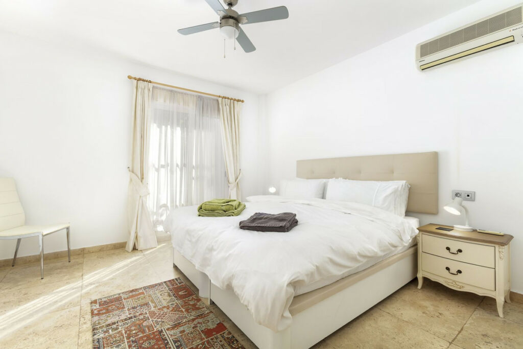 Ground Floor Apartment Nueva Andalucía Málaga - image 2