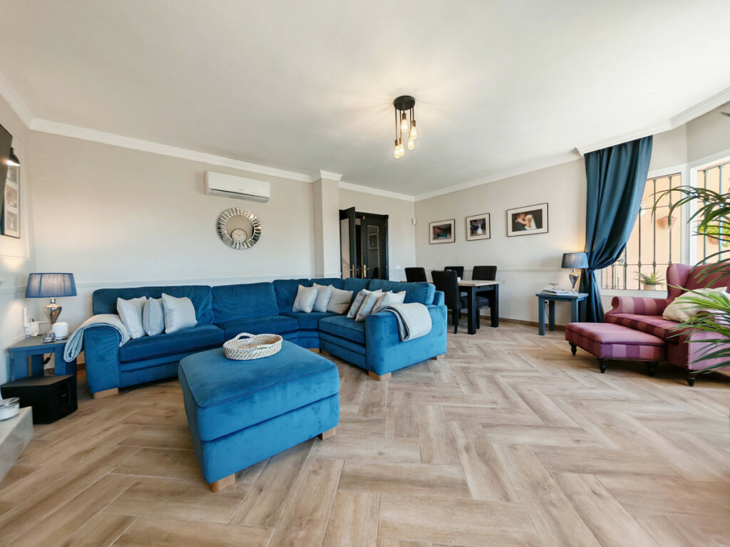 Semi-Detached House Riviera del Sol Málaga - image 2