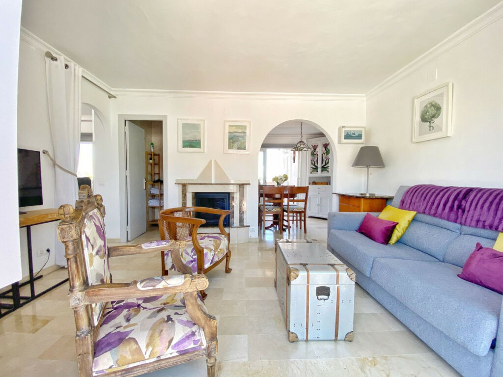 Top Floor Apartment Marbella Málaga - image 2