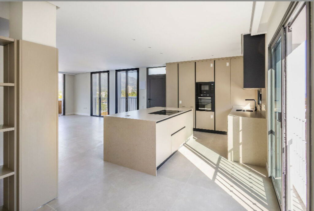 Penthouse Nueva Andalucía Málaga - image 2
