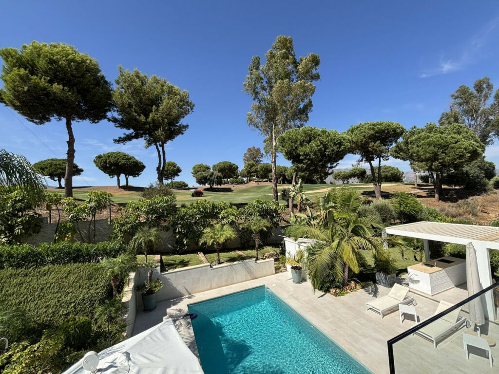 Detached Villa La Cala Golf Málaga - image 2