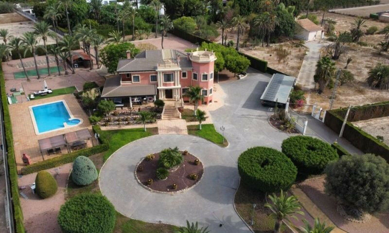 Detached Villa Elche Alicante - image 2