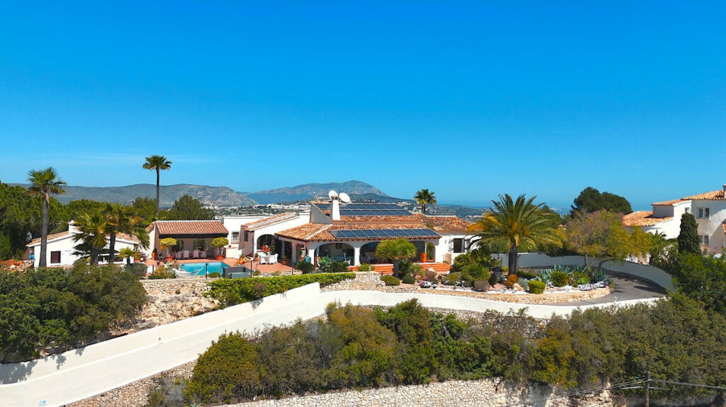 Detached Villa Moraira Alicante - image 2