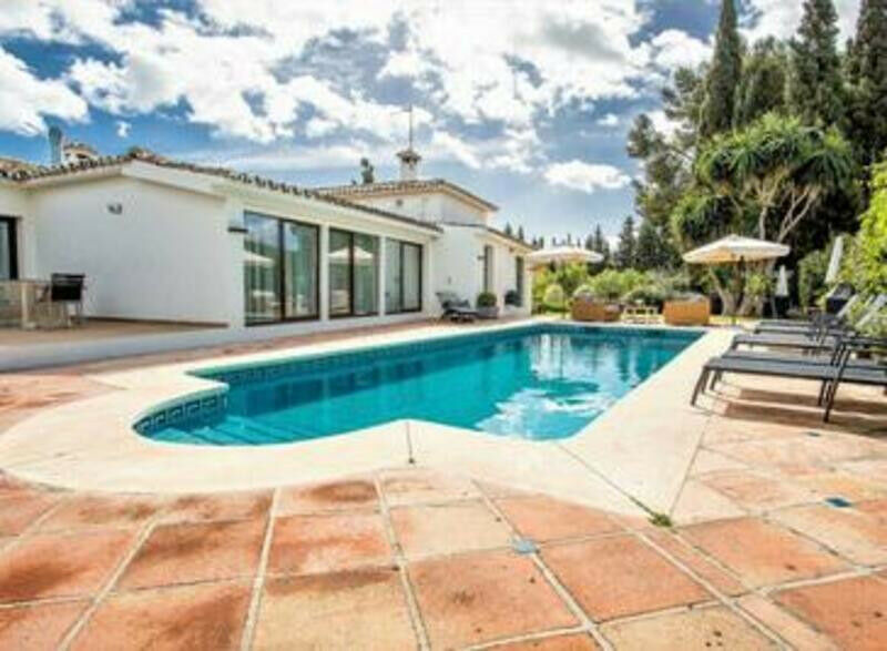 Detached Villa San Pedro de Alcántara Málaga - image 2