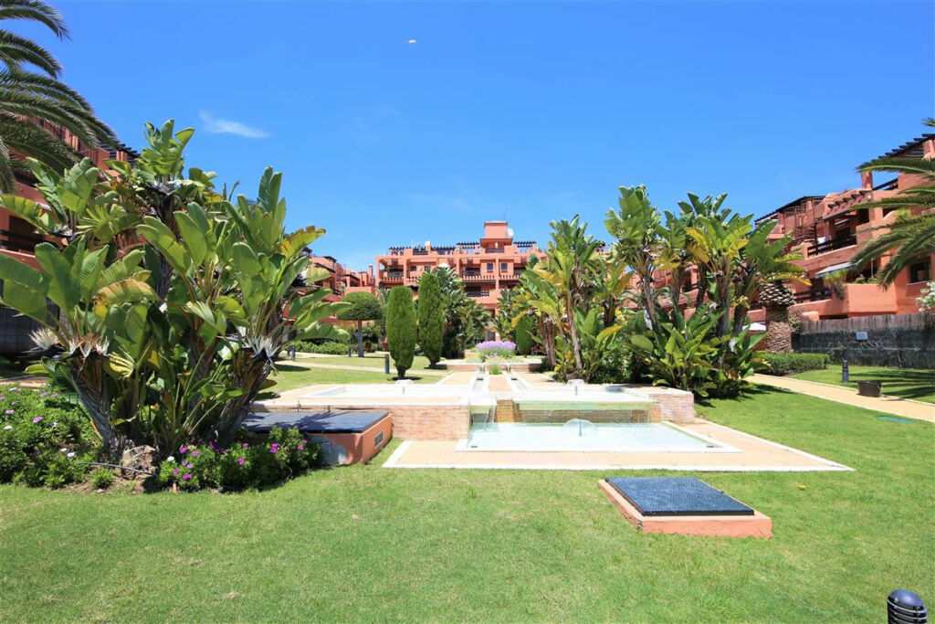 Middle Floor Apartment Estepona Málaga - image 20