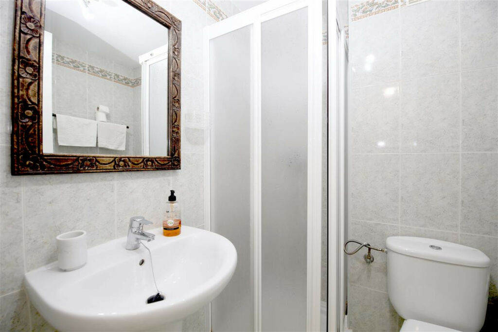 Middle Floor Apartment Estepona Málaga - image 20