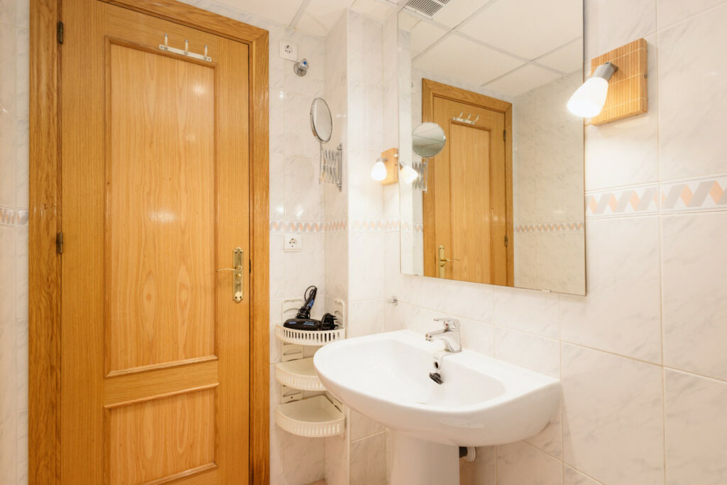 Middle Floor Apartment Costabella Málaga - image 20