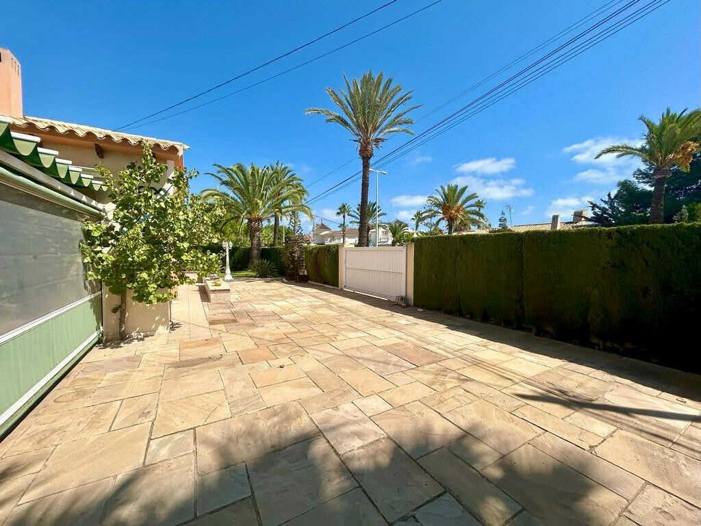 Detached Villa Cabo Roig Alicante - image 20