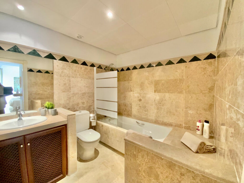Middle Floor Apartment San Roque Club Cádiz - image 20