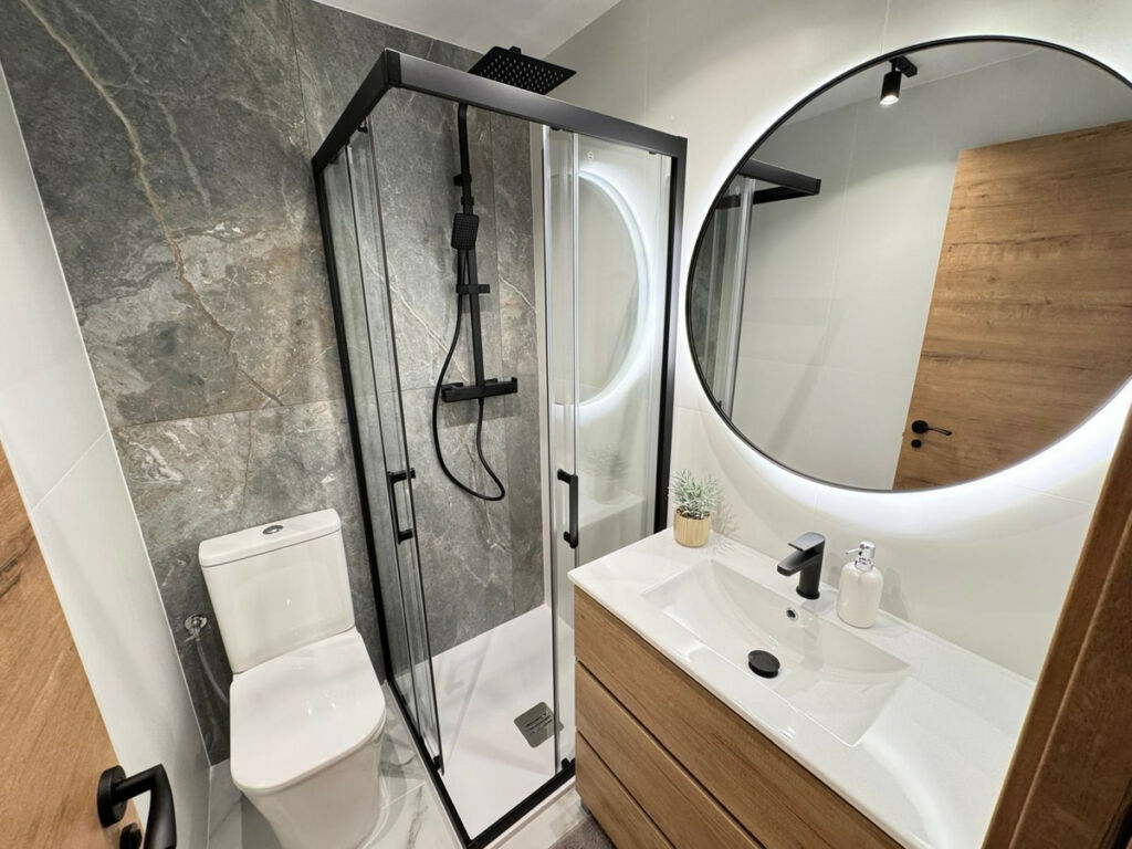 Middle Floor Apartment Torrevieja Alicante - image 20