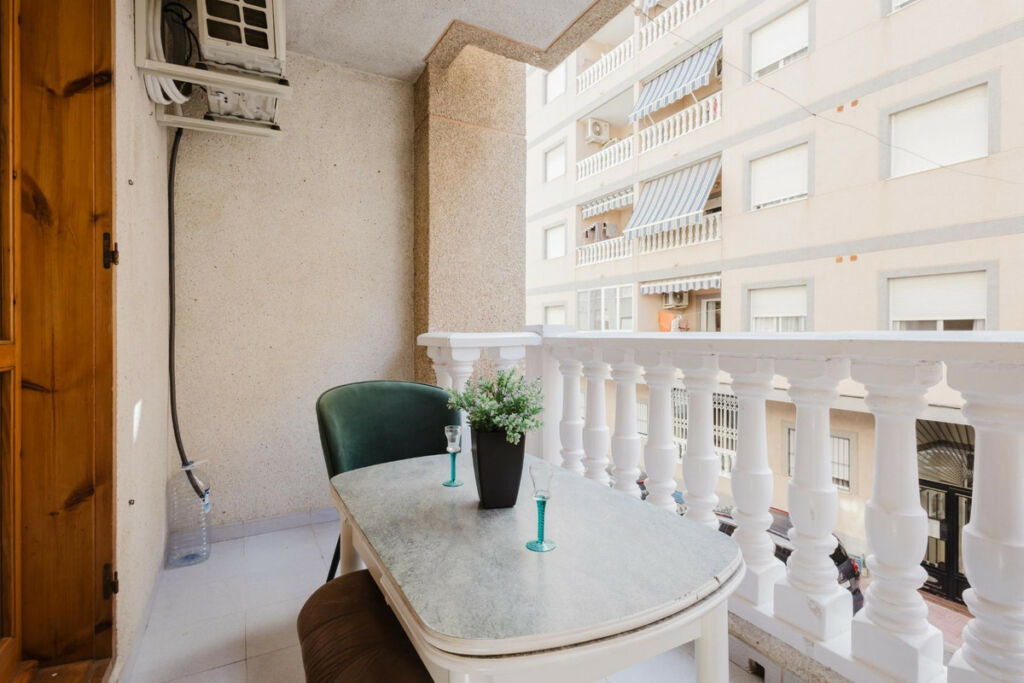 Middle Floor Apartment Torrevieja Alicante - image 20