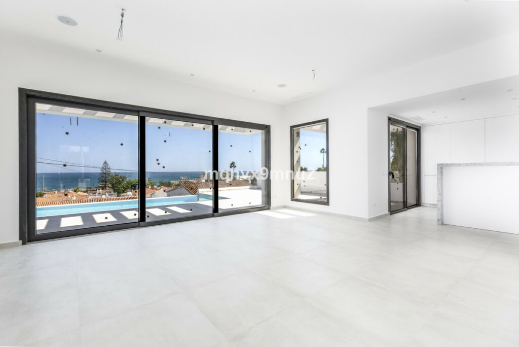 Detached Villa El Chaparral Málaga - image 20