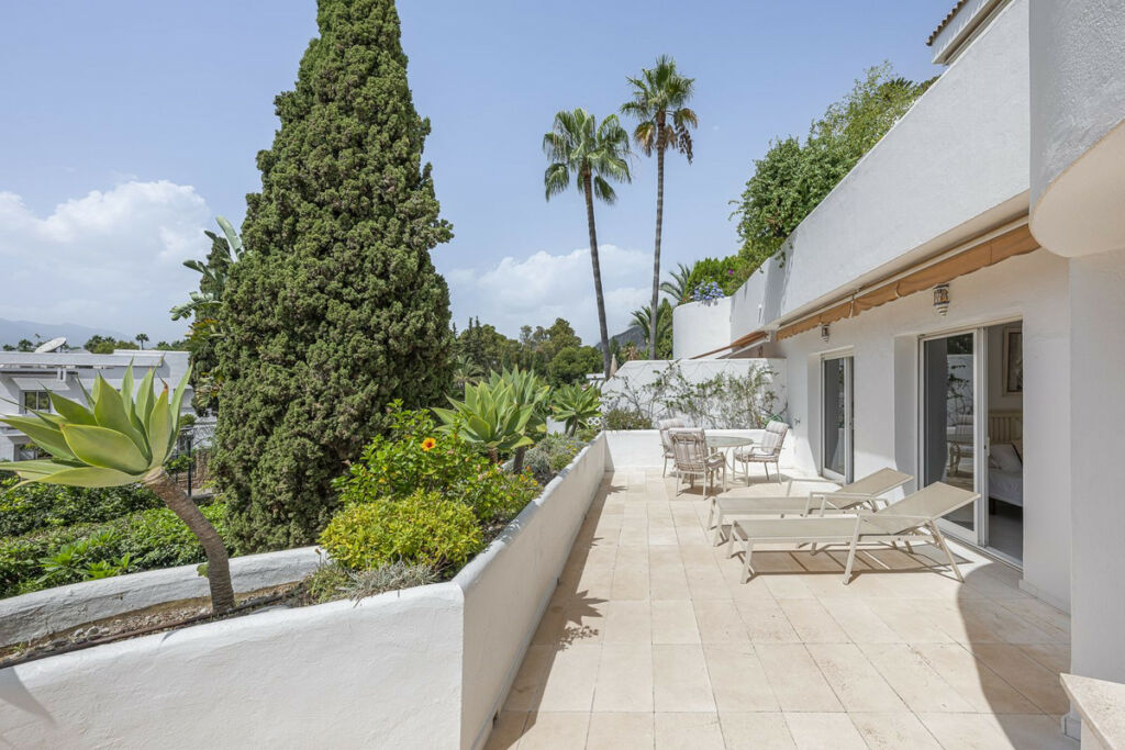 Middle Floor Apartment The Golden Mile Málaga - image 20