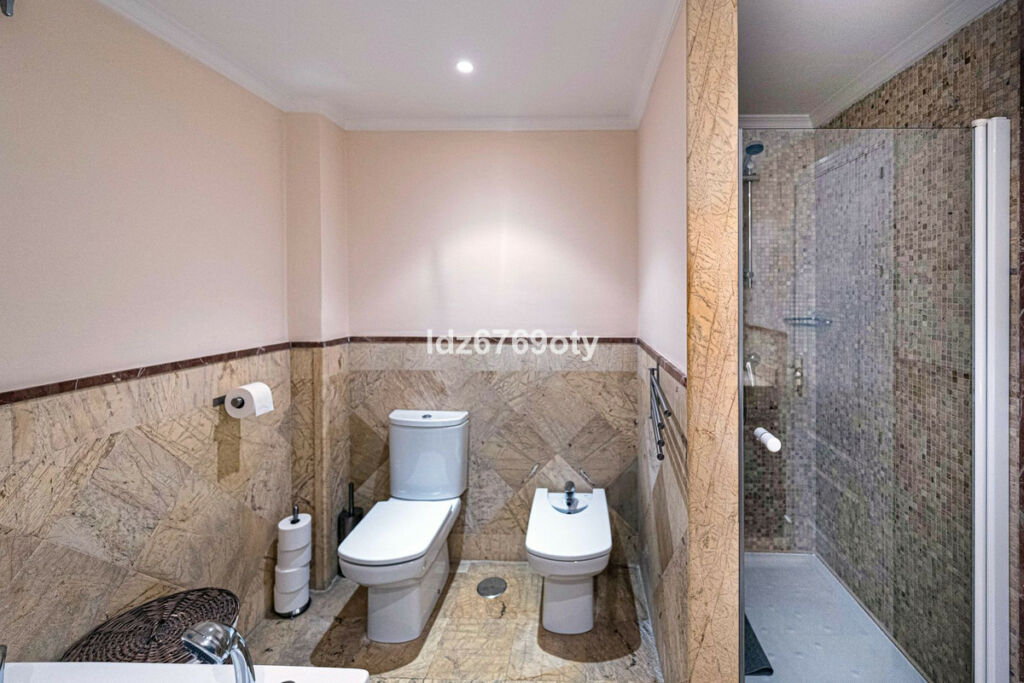 Middle Floor Apartment Benalmadena Málaga - image 20