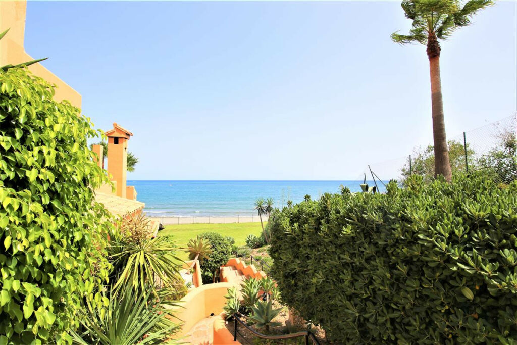 Middle Floor Apartment Estepona Málaga - image 20