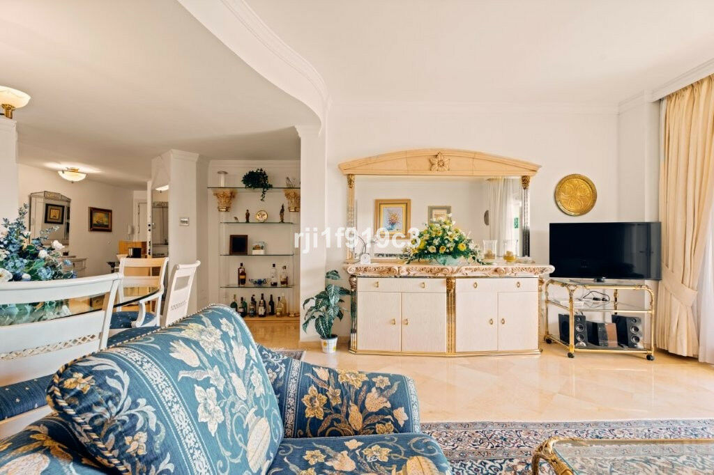 Middle Floor Apartment Elviria Málaga - image 20
