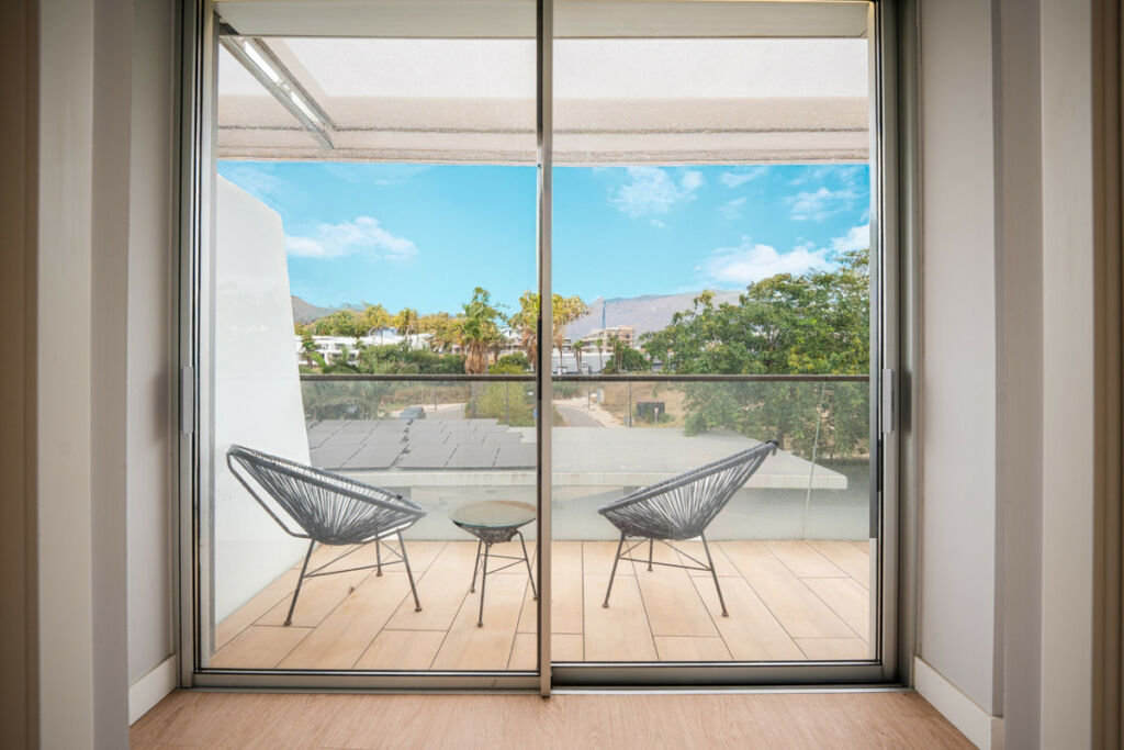Middle Floor Apartment Estepona Málaga - image 20