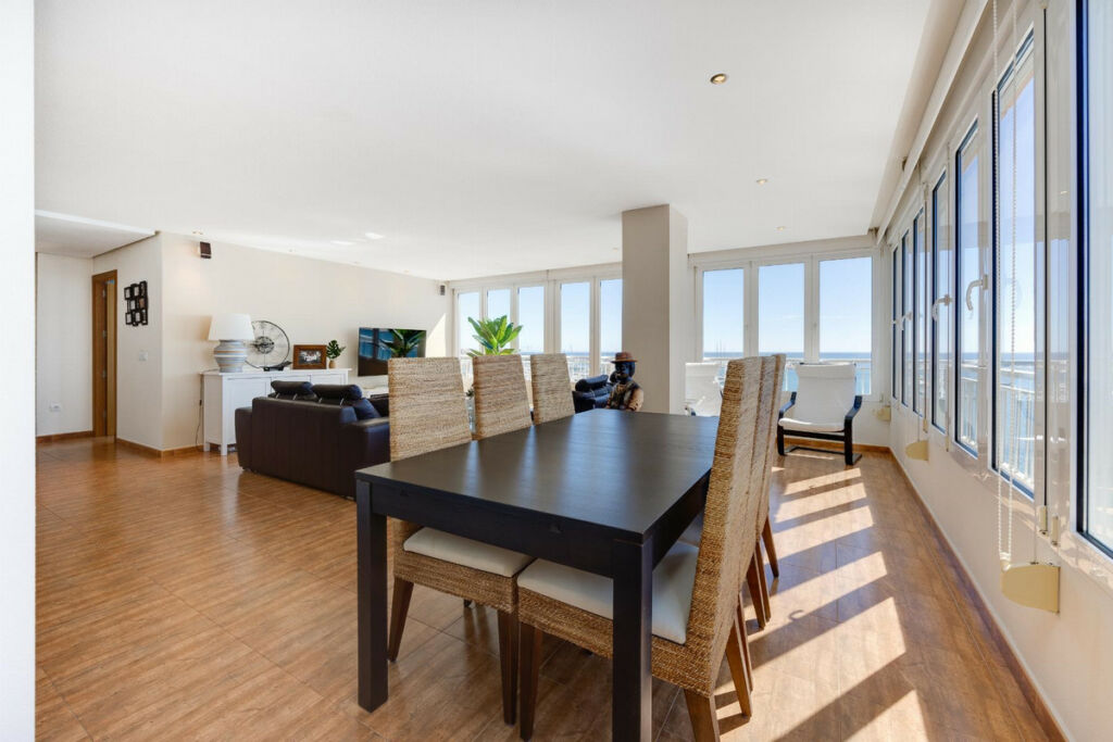 Middle Floor Apartment Torrevieja Alicante - image 20