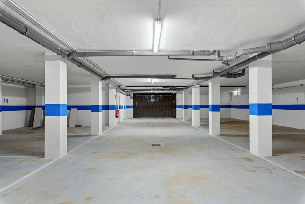 Middle Floor Apartment Villamartin Alicante - image 20