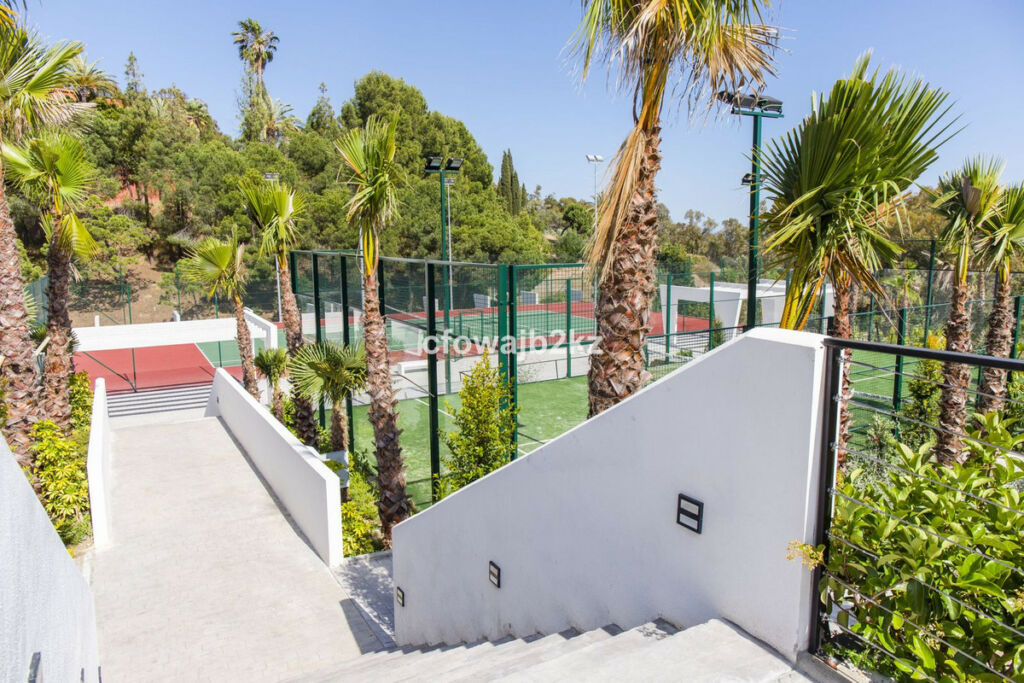 Top Floor Apartment Estepona Málaga - image 20
