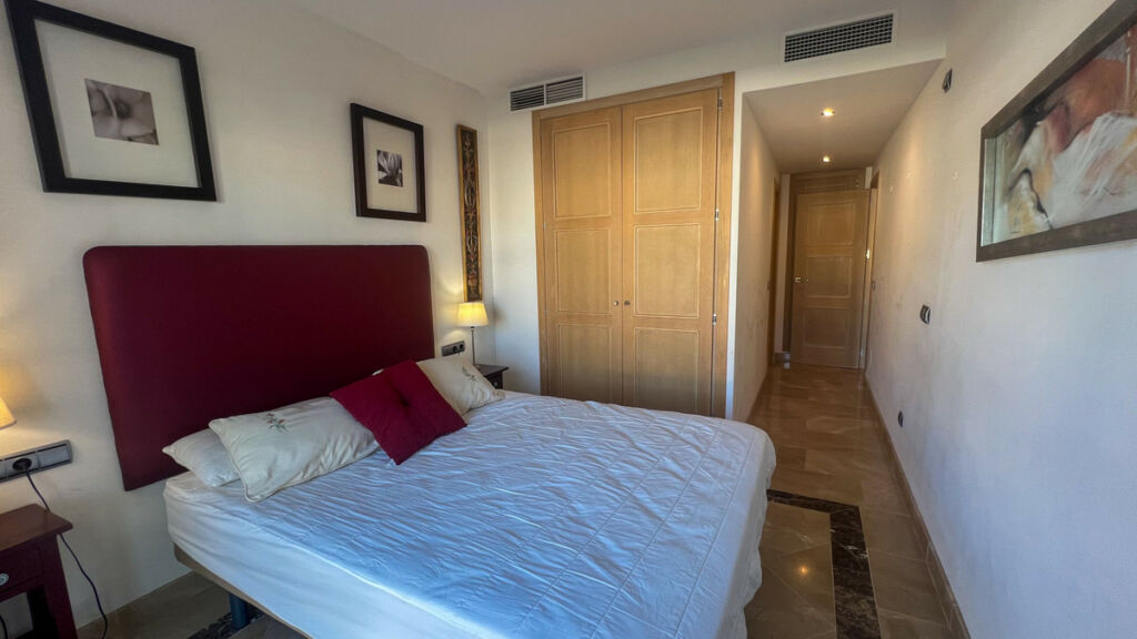 Middle Floor Apartment La Duquesa Málaga - image 20