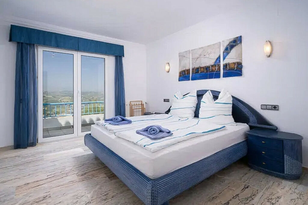 Detached Villa Moraira Alicante - image 20