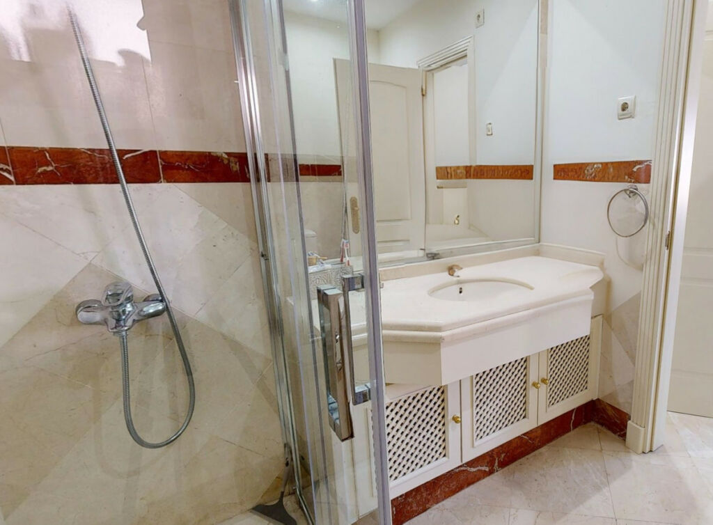 Middle Floor Apartment Marbella Málaga - image 20