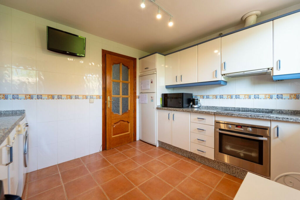 Penthouse Torrequebrada Málaga - image 20