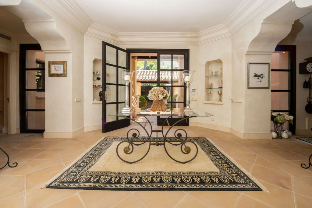 Detached Villa Sierra Blanca Málaga - image 20