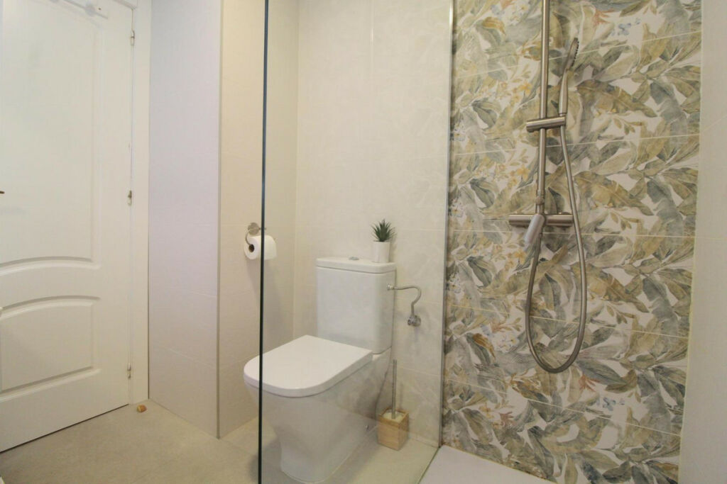 Middle Floor Apartment La Veleta Alicante - image 20