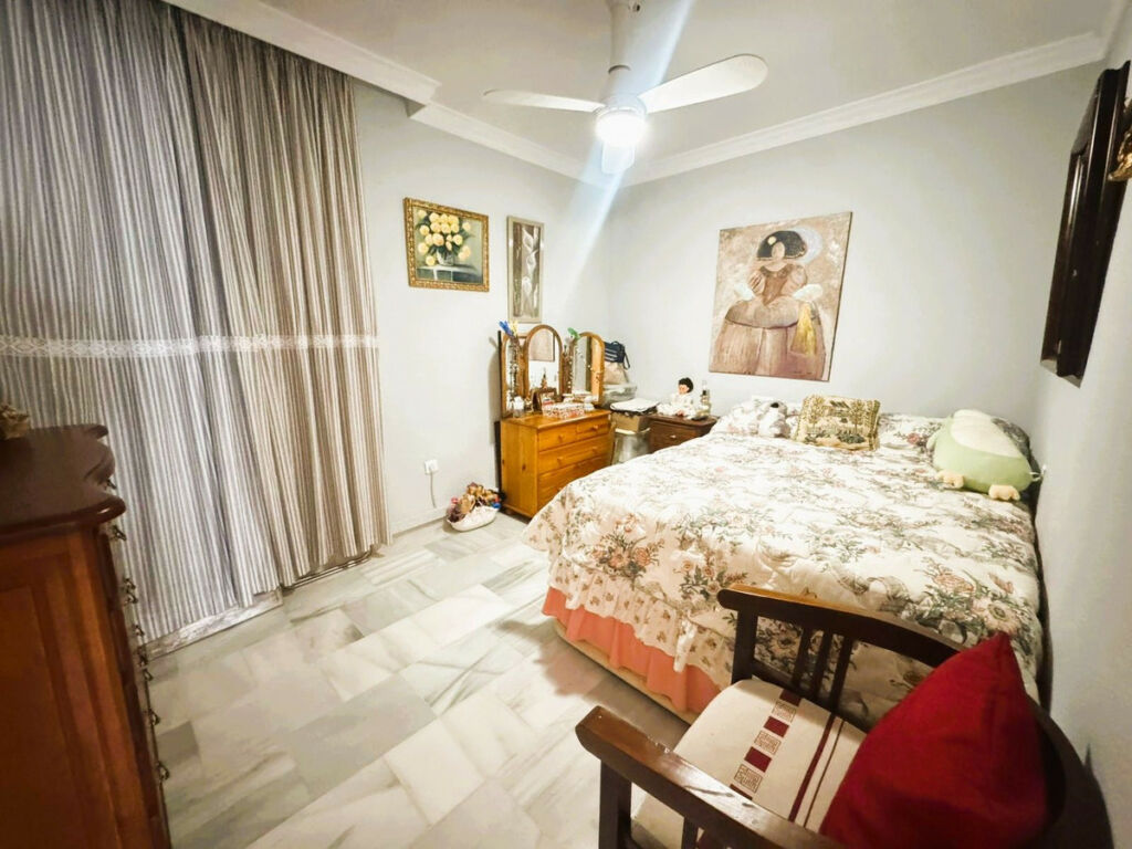 Middle Floor Apartment Las Lagunas Málaga - image 20