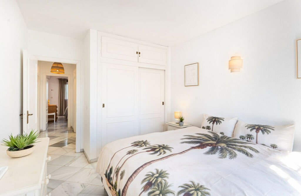 Ground Floor Apartment El Paraiso Málaga - image 17