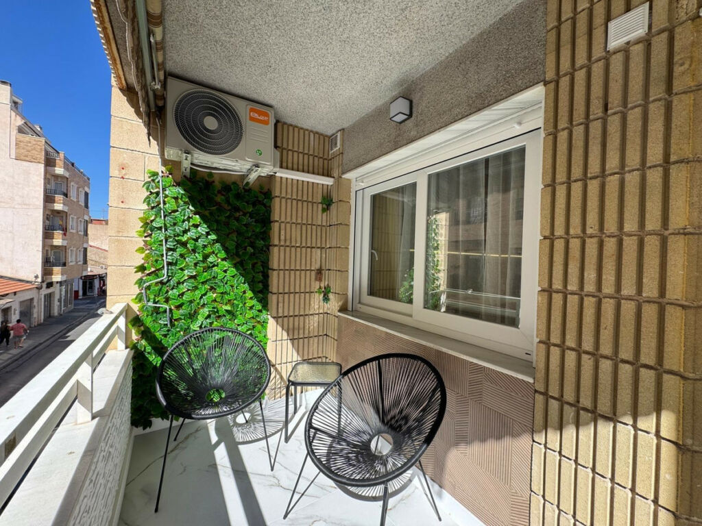 Middle Floor Apartment Torrevieja Alicante - image 20