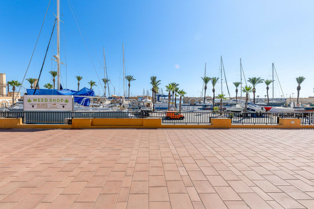 Top Floor Apartment Fuengirola Málaga - image 20
