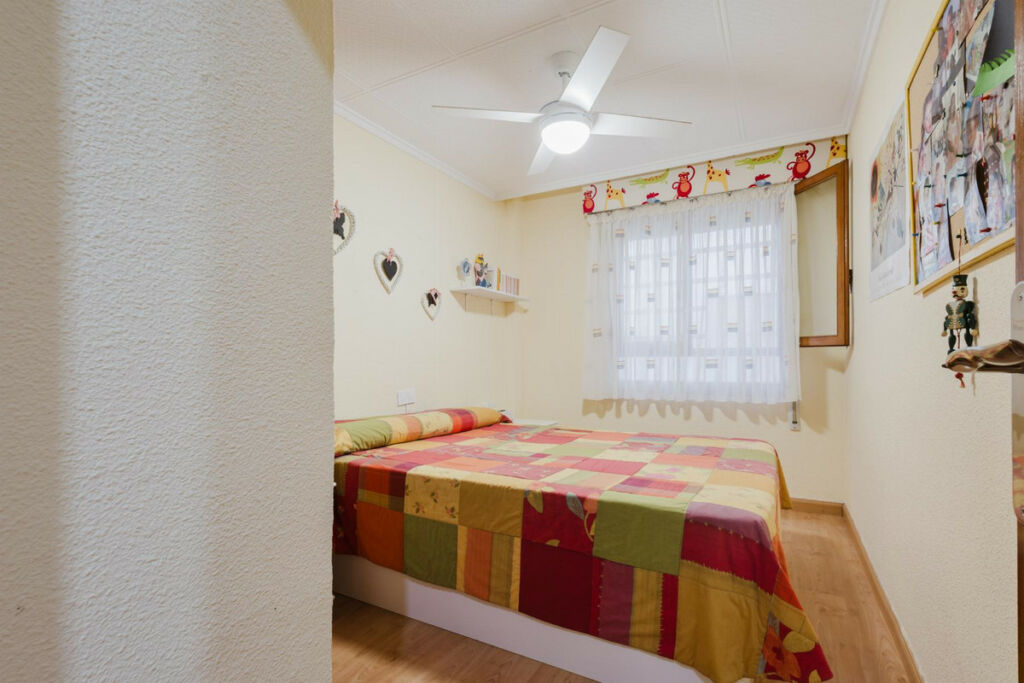 Middle Floor Apartment Torrevieja Alicante - image 20