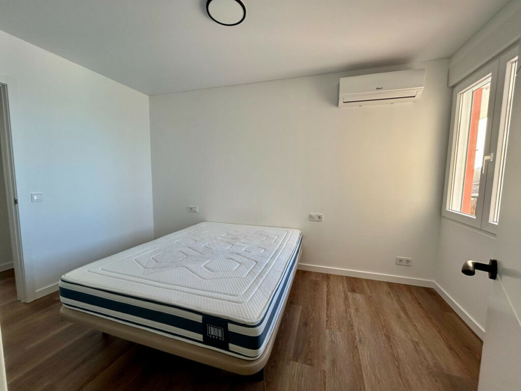 Middle Floor Apartment Torrevieja Alicante - image 21