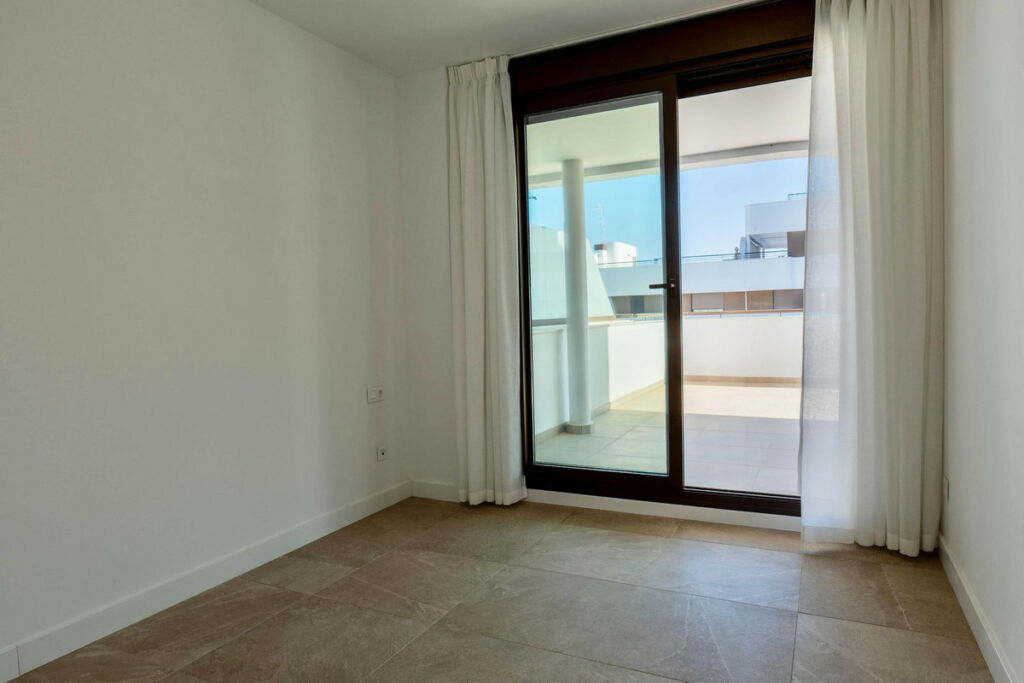 Middle Floor Apartment Estepona Málaga - image 21