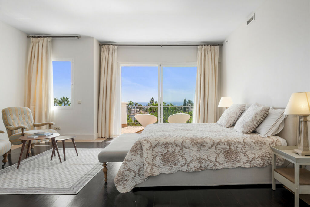 Detached Villa Nueva Andalucía Málaga - image 21