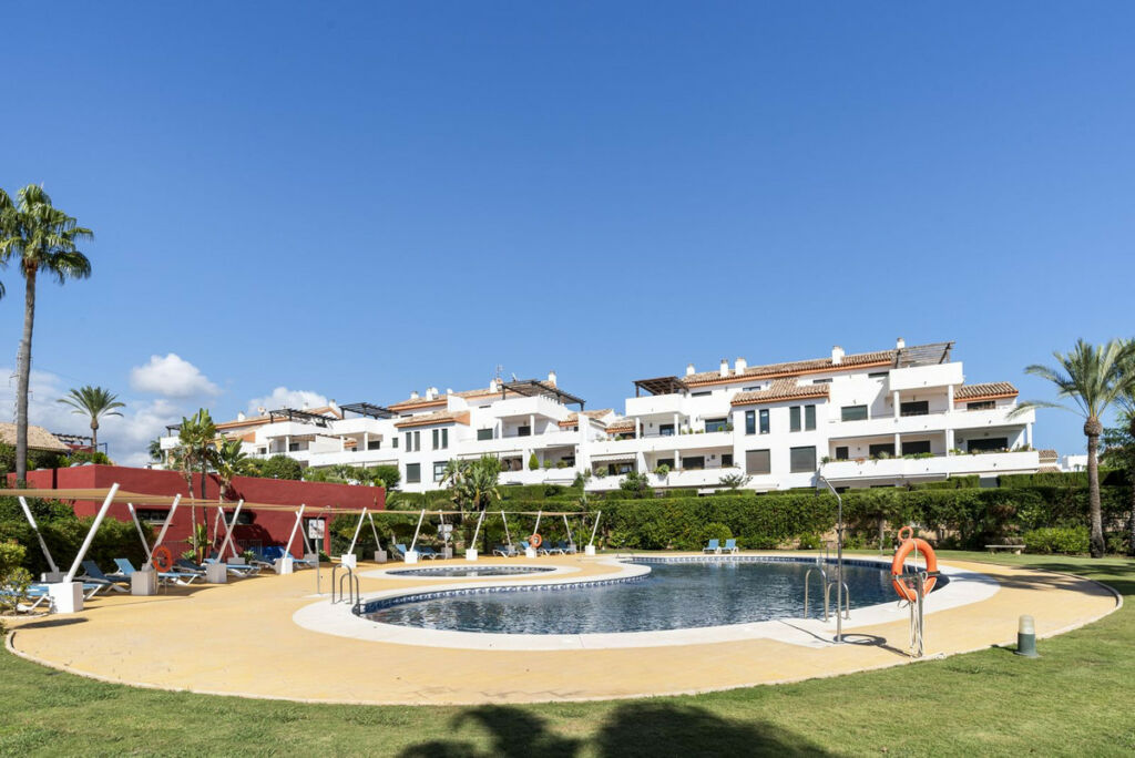 Middle Floor Apartment Bel Air Málaga - image 21