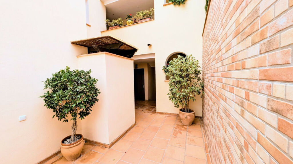 Ground Floor Apartment Benahavís Málaga - image 21