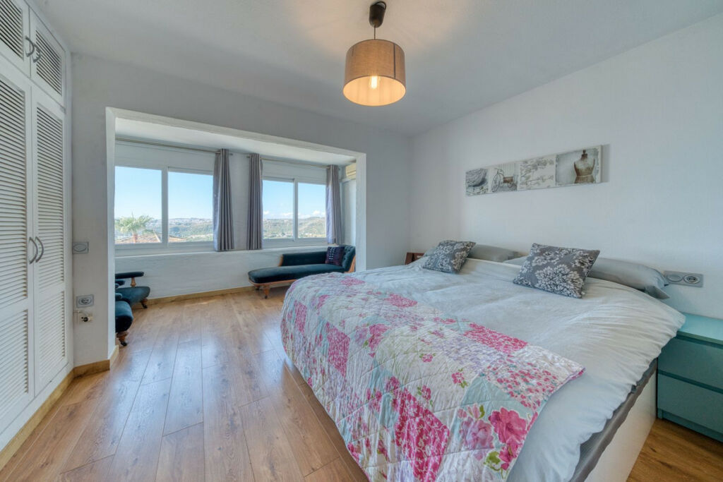 Townhouse La Duquesa Málaga - image 21