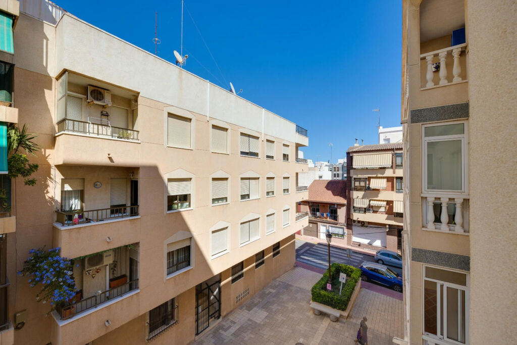 Middle Floor Apartment Guardamar del Segura Alicante - image 21