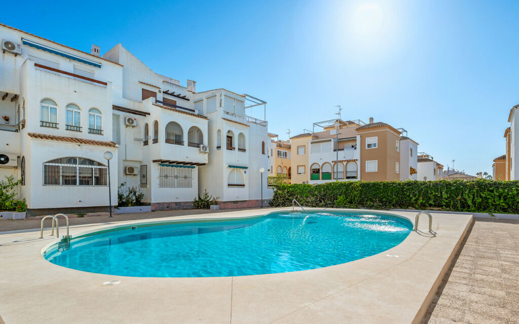 Middle Floor Apartment Torrevieja Alicante - image 21