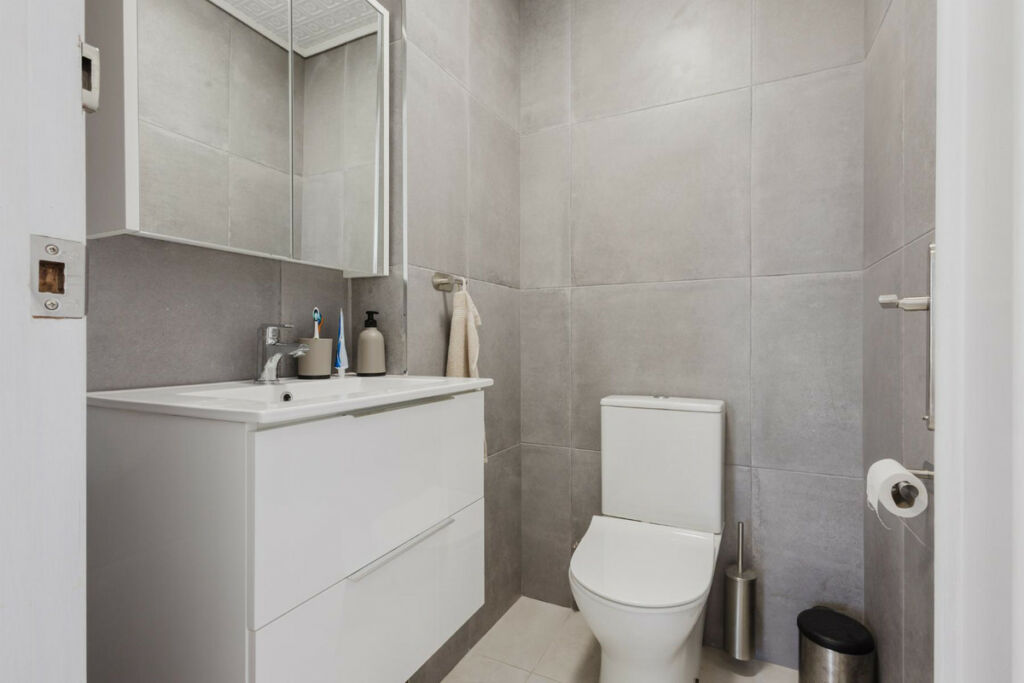 Middle Floor Apartment Torrevieja Alicante - image 21