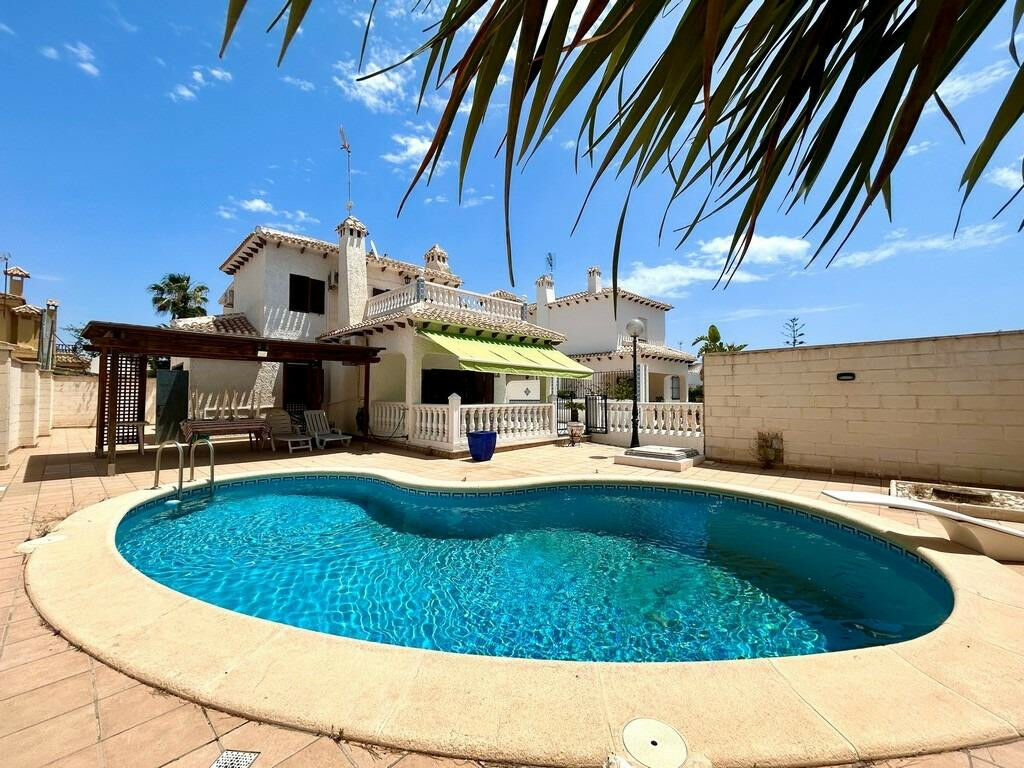 Detached Villa La Zenia Alicante - image 21