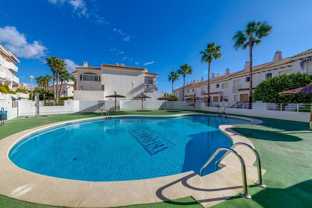 Middle Floor Apartment Campoamor Alicante - image 21