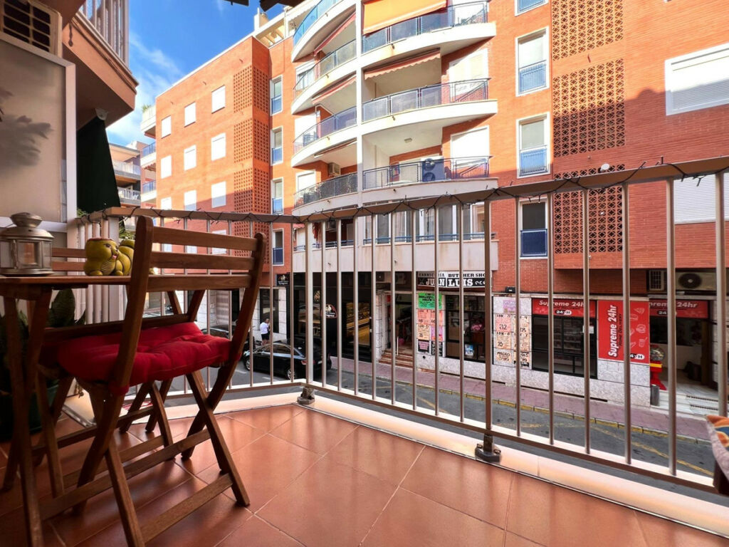 Middle Floor Apartment Torrevieja Alicante - image 21