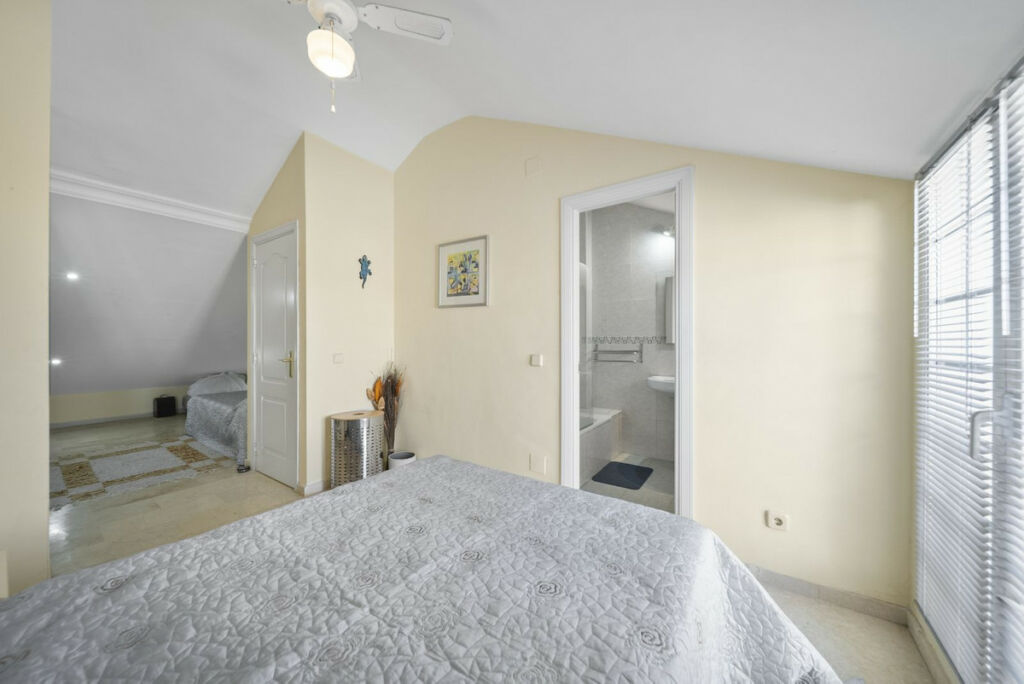 Semi-Detached House Benalmadena Málaga - image 22
