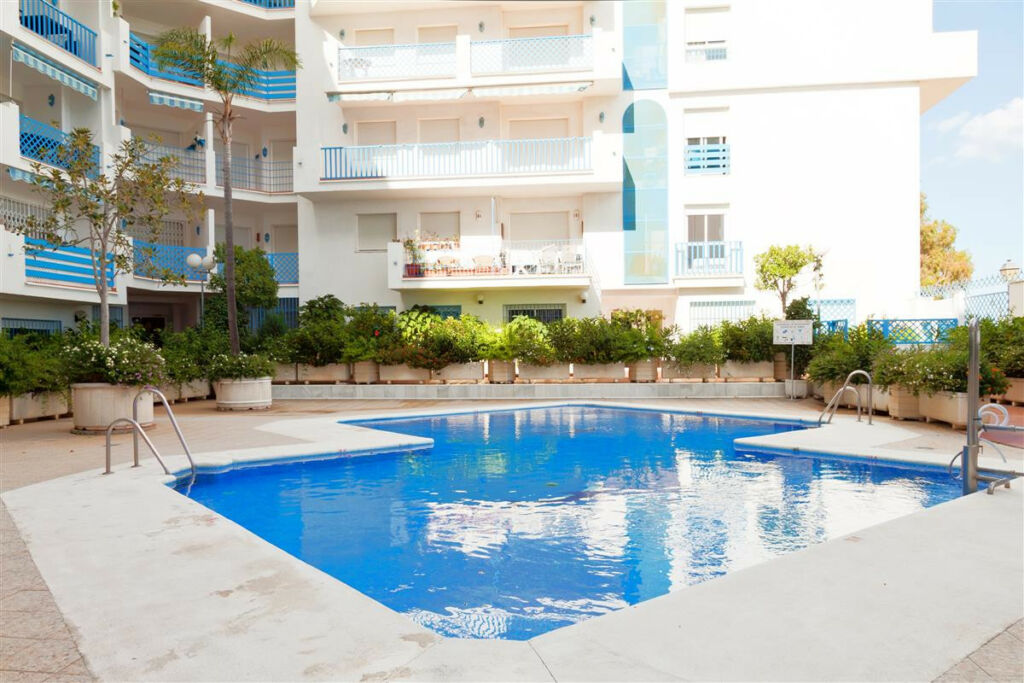Middle Floor Apartment Estepona Málaga - image 21